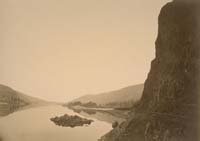 S-37 - Rock Bluffs, Columbia River, Oregon